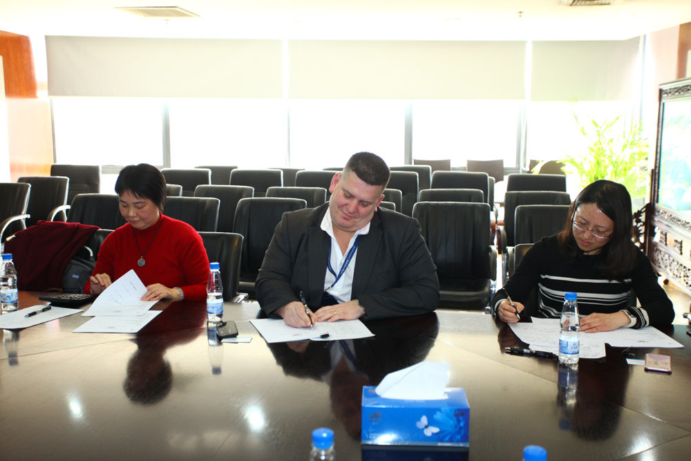 以&ldquo;感恩&rdquo;為主題的英語交流會圓滿結(jié)束