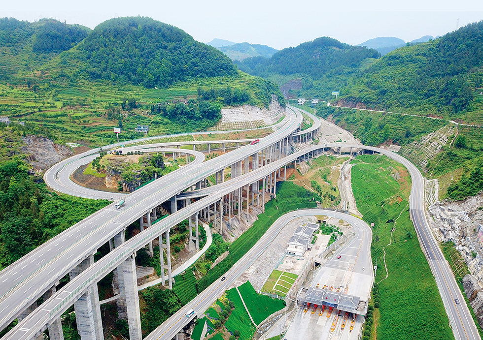 公路運(yùn)行速度體系、安全性評價與工程應(yīng)用技術(shù)研究